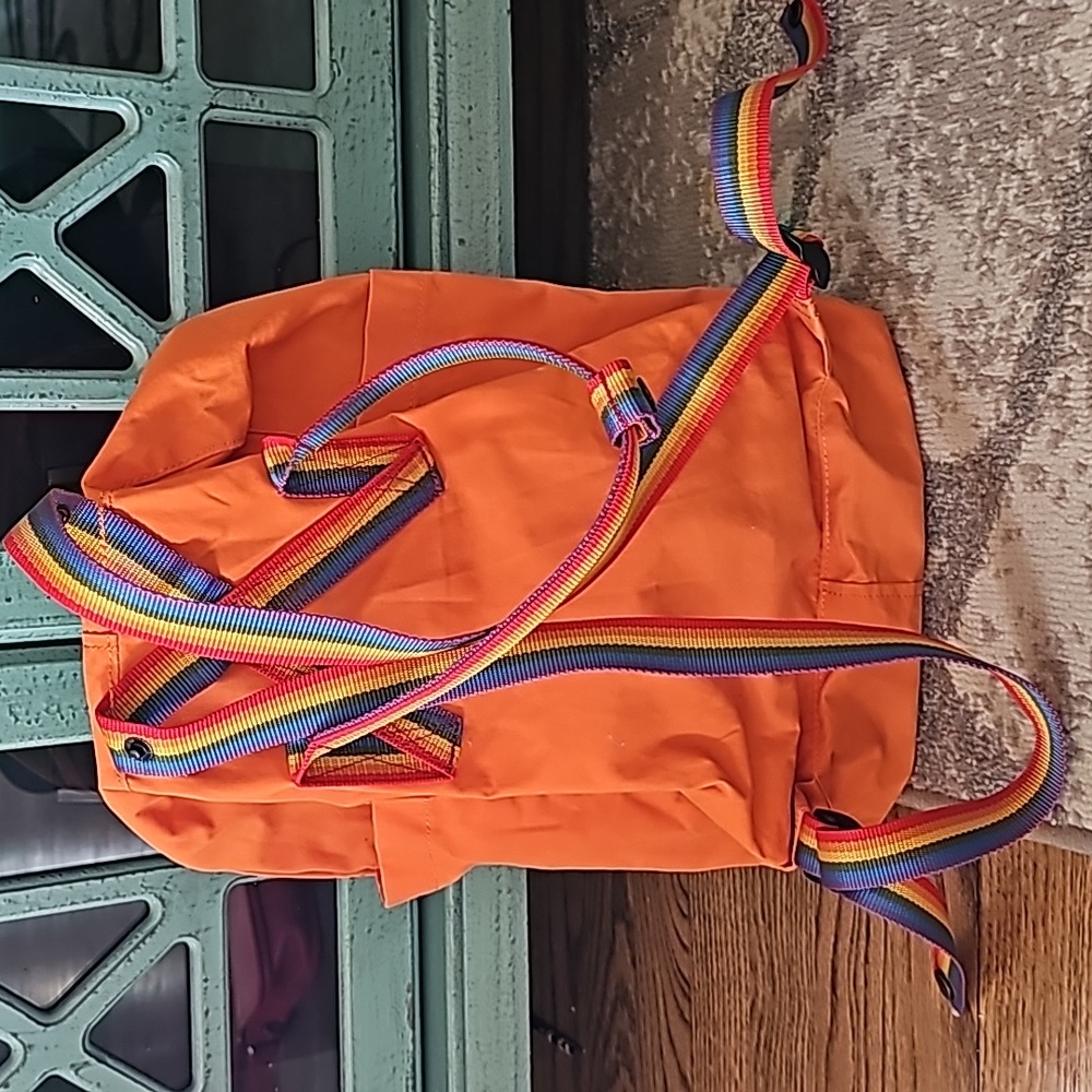 Back pack - Picture 3 of 3